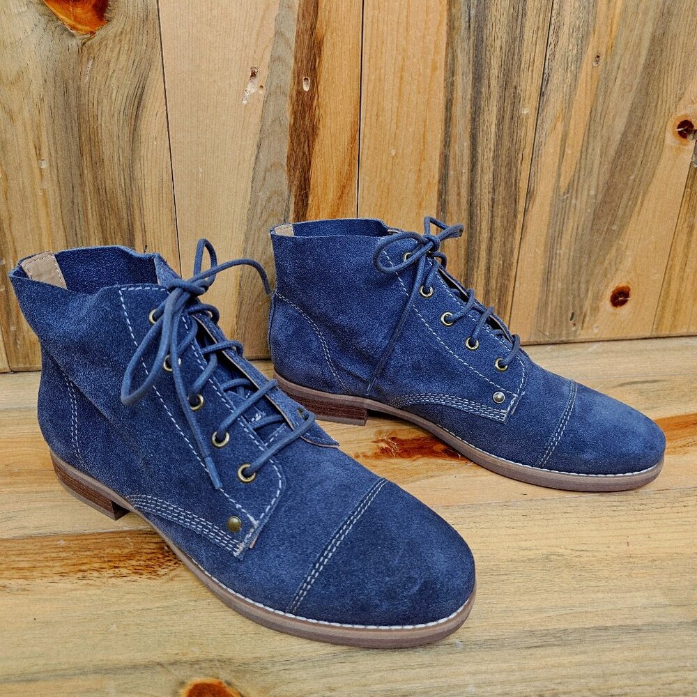 Array Tacoma Blue Suede Chucka Boots NEW WITHOUT TAGS!